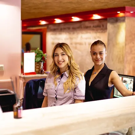 Amaris Σάνι Μπιτς