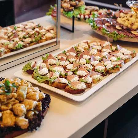 Готель Amaris 3*