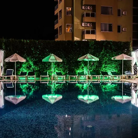 Готель Amaris 3*